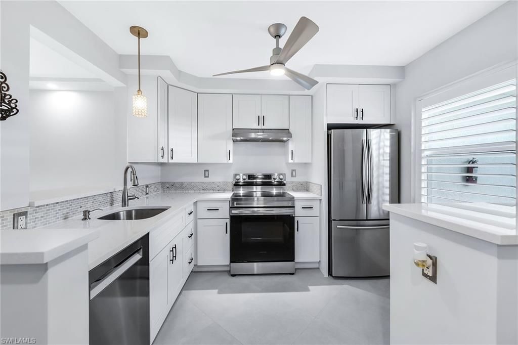 3055 Riviera Dr, Unit 102, Naples, FL 34103 Photo