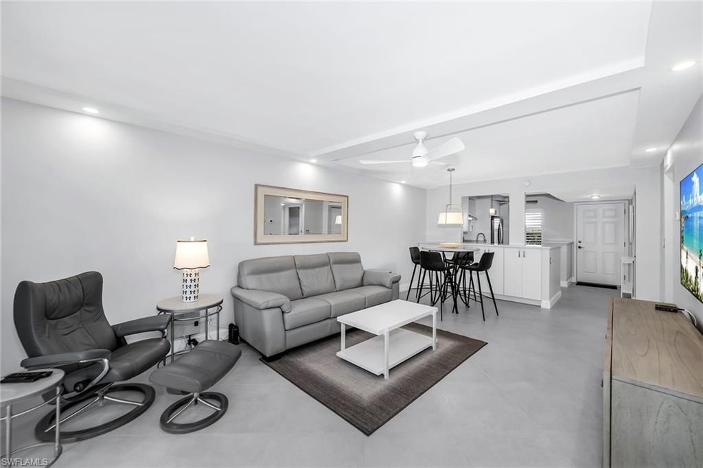 3055 Riviera Dr, Unit 102, Naples, FL 34103 Photo