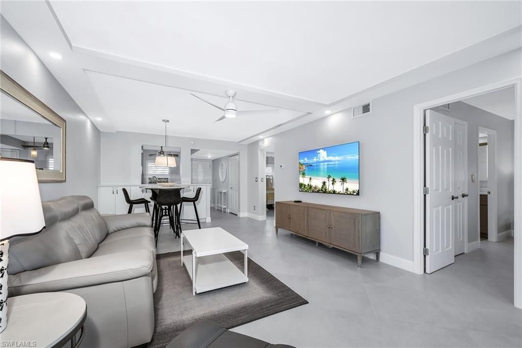 3055 Riviera Dr, Unit 102, Naples, FL 34103 Photo