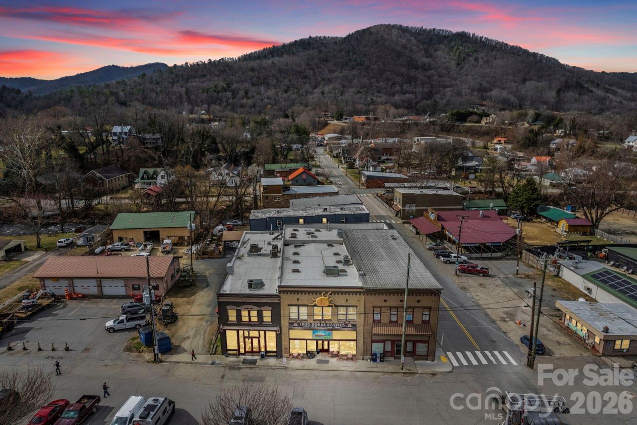 24 Andrews Avenue, Hot Springs, NC 28743 Main Photo