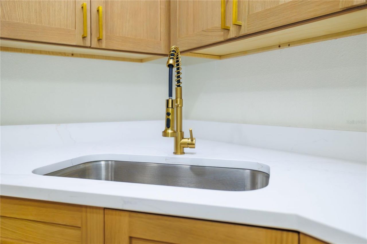 6922 Woodlake Drive, Unit 103, Orlando, FL 32810 Photo