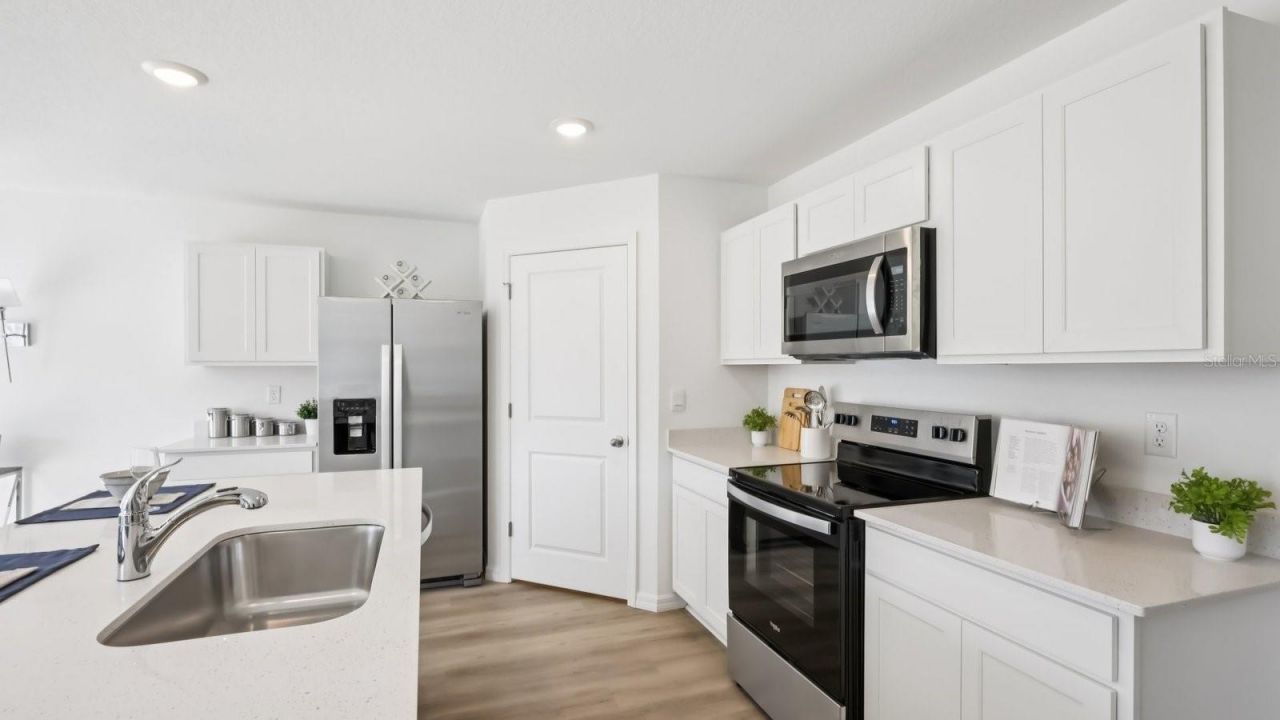 15033 Crosshall Stream Drive, Wimauma, FL 33598 Photo