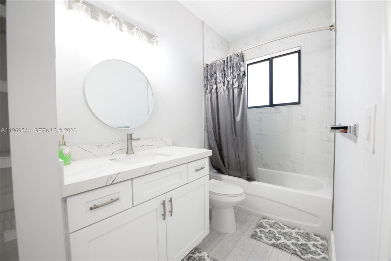 972 NE 36th Ave, Homestead, FL 33033 Photo