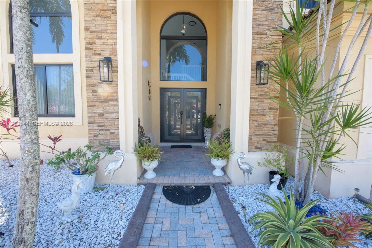 972 NE 36th Ave, Homestead, FL 33033 Photo