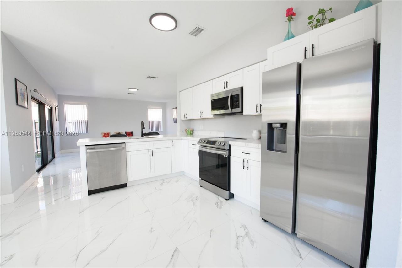 972 NE 36th Ave, Homestead, FL 33033 Photo