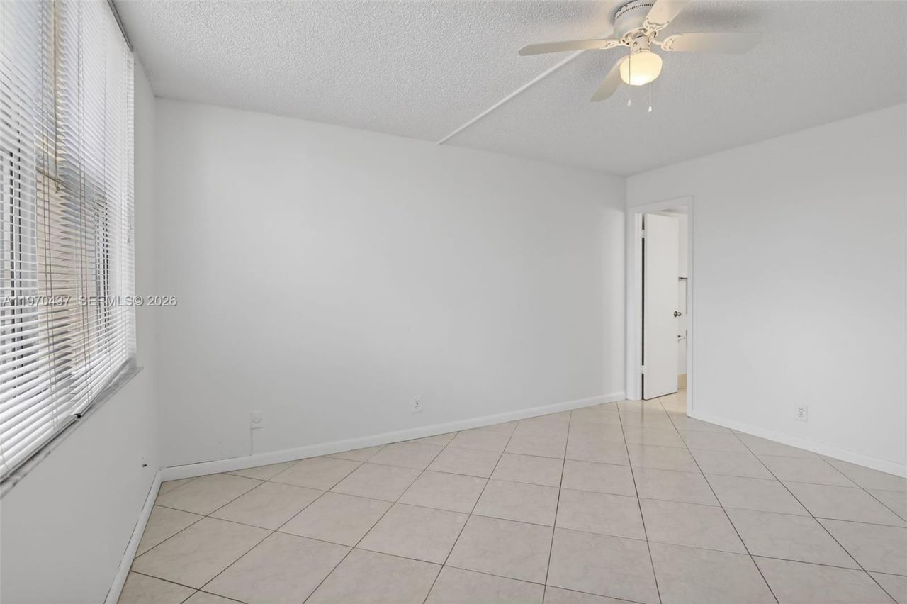 3300 W Rolling Hills Cir, Unit 302, Davie, FL 33328 Photo