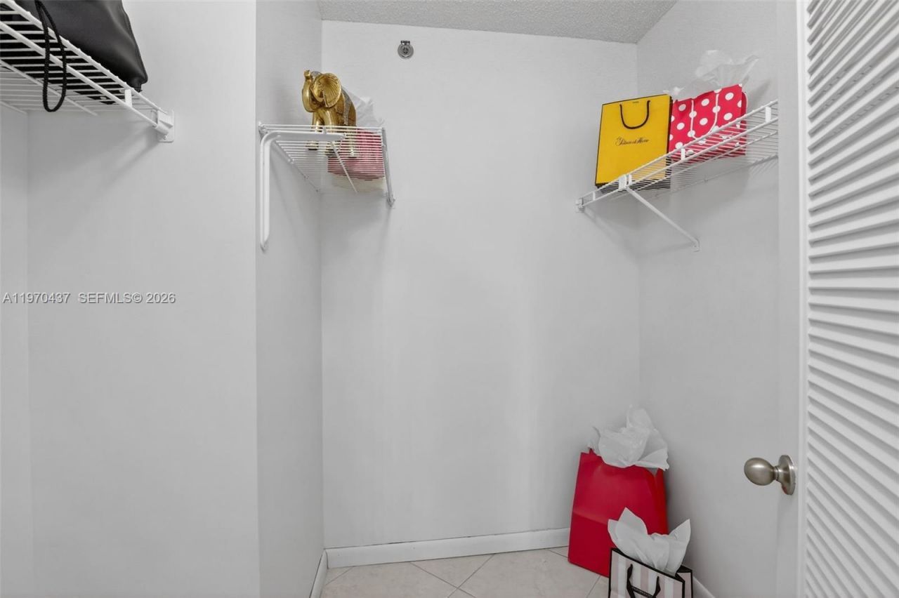 3300 W Rolling Hills Cir, Unit 302, Davie, FL 33328 Photo