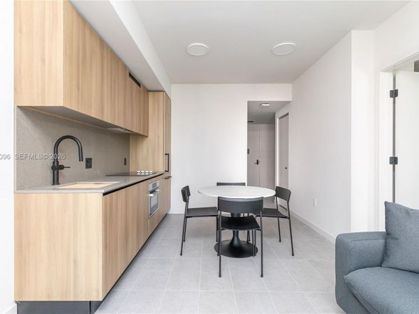 121 Northeast 5th Street, Unit 510, Miami, FL 33132