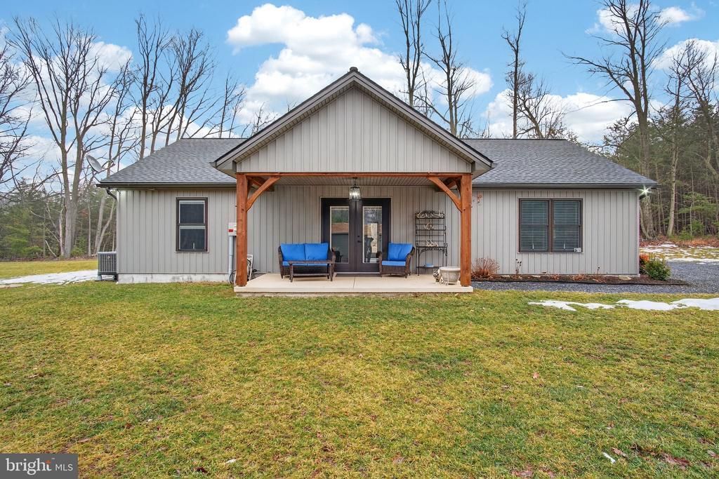 885 PEACH RIDGE ROAD, ELLIOTTSBURG, PA 17024