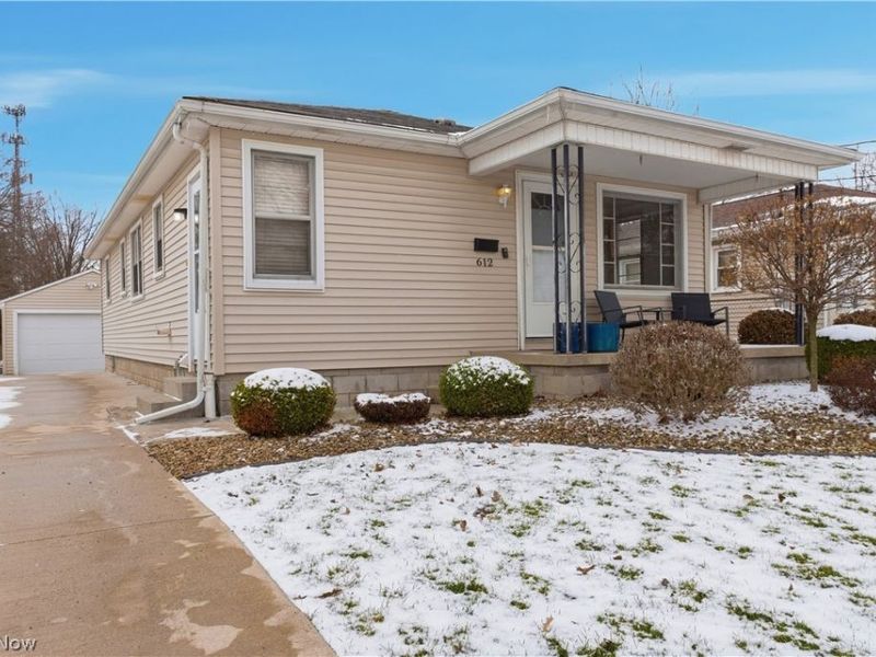 612 Maplewood Avenue, Struthers, OH 44471 Photo 2