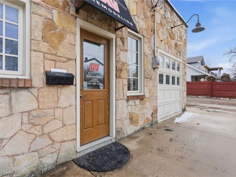 2860 Noble Road, Cleveland, OH 44121 Photo 13