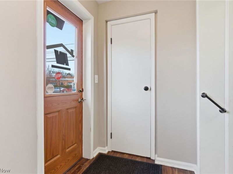 2860 Noble Road, Cleveland, OH 44121 Photo 14