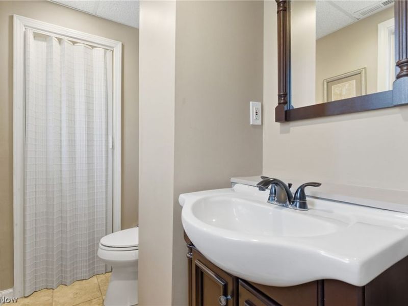 2860 Noble Road, Cleveland, OH 44121 Photo 16