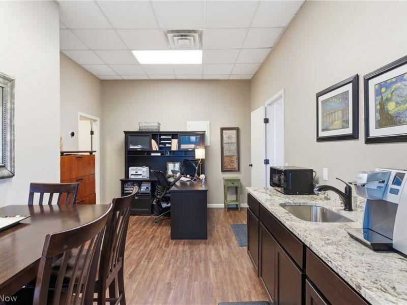 2860 Noble Road, Cleveland, OH 44121 Photo 20