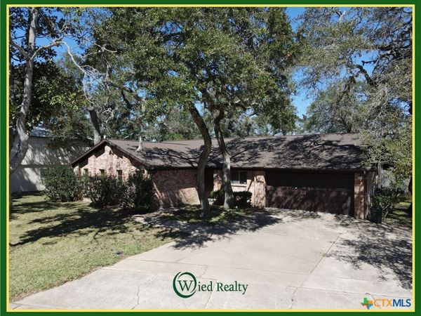 708 Catamaran Circle , Blessing, TX 77419