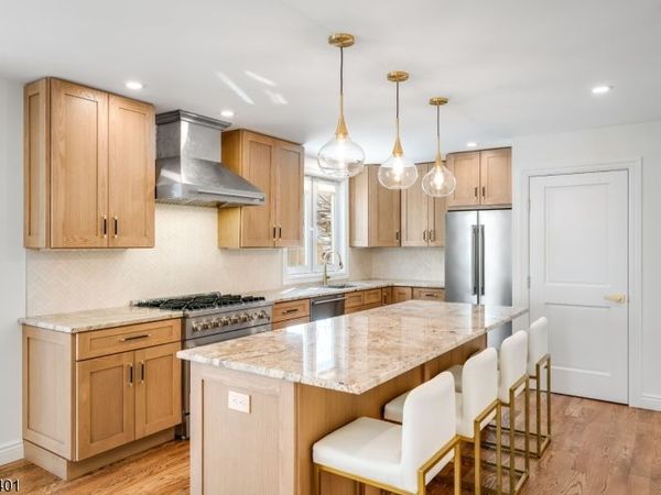 11 Walnut St, Little Falls, NJ 07424