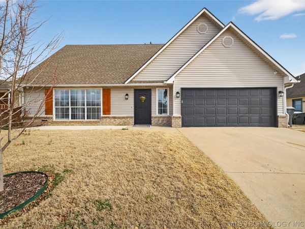 2500 SW Wolf Run Drive, Claremore, OK 74019