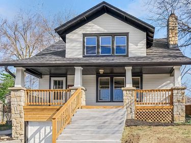 730 W College Street, Liberty, MO 64068
