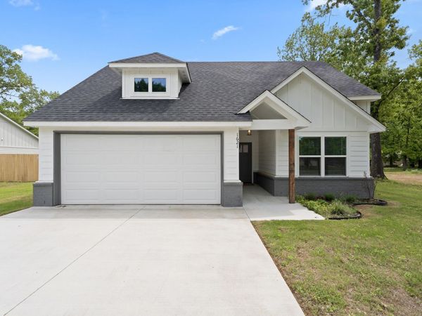 1621 Rockwood Drive , Grove, OK 74344