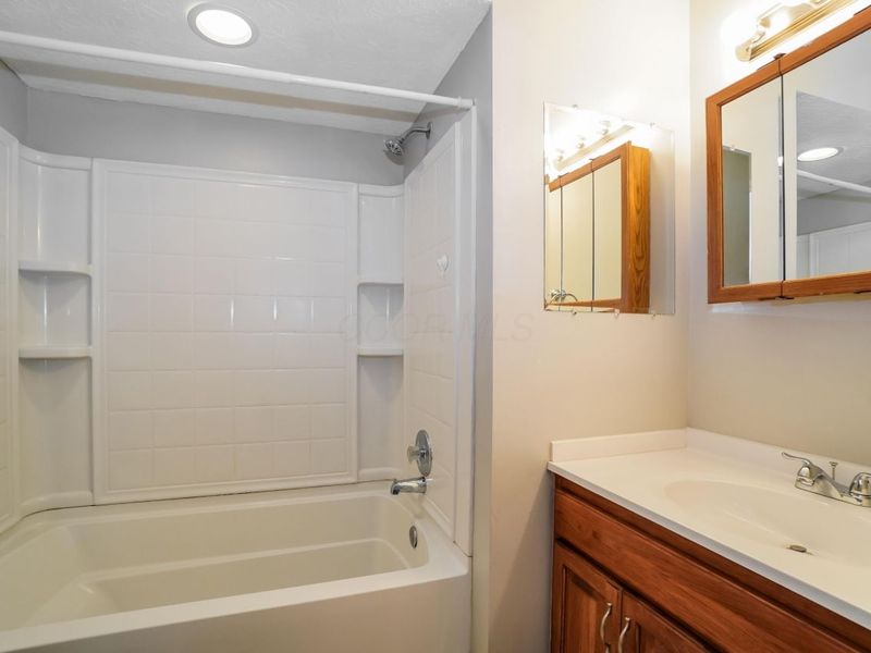 5506 Shannon Heights Boulevard , Dublin, OH 43016 Photo 14