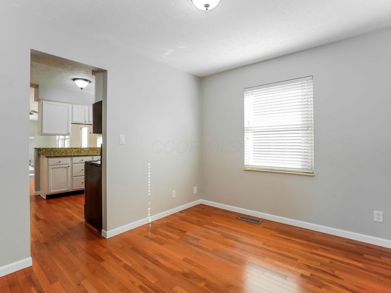 5506 Shannon Heights Boulevard , Dublin, OH 43016 Photo 4