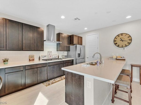 11313 Gravitation Drive , Las Vegas, NV 89135