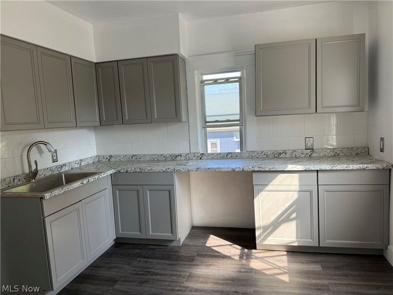 14210 Kingsford Avenue, Cleveland, OH 44128 Photo 2