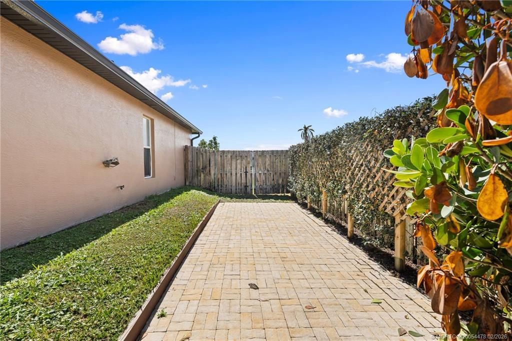 537 SW Laconic Avenue Sw, Port Saint Lucie, FL 34953 Photo