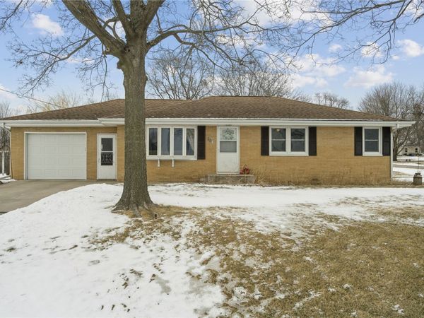 508 Valley Street, Center Point, IA 52213