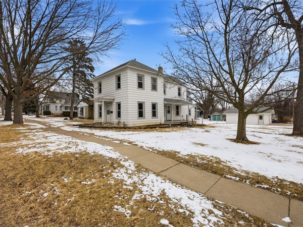 316 1st Avenue SE, Mt Vernon, IA 52314