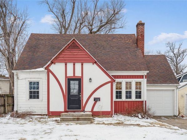 198 Forest Drive SE, Cedar Rapids, IA 52403