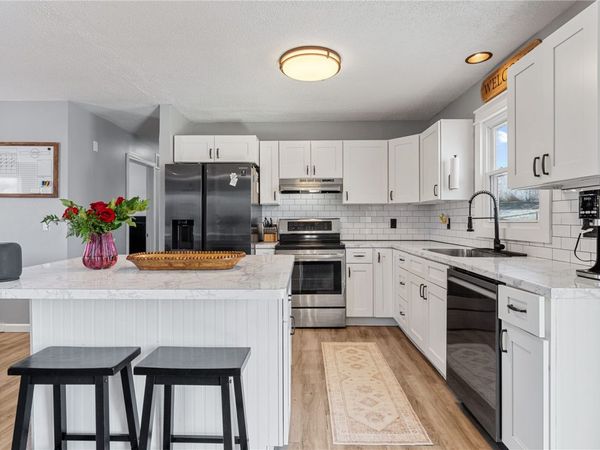 1719 South View Drive NW, Cedar Rapids, IA 52405