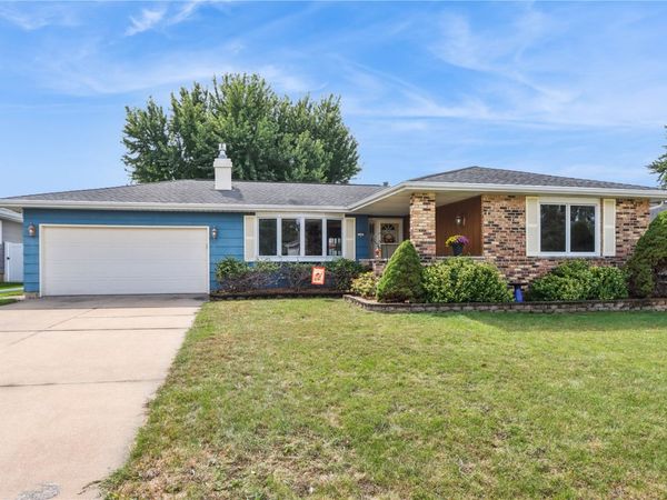 2543 29th Avenue , Marion, IA 52302