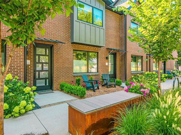 704 SE B Street , Bentonville, AR 72712