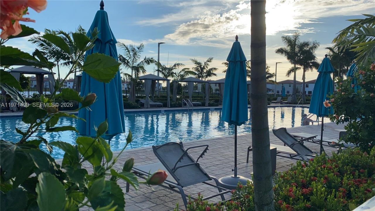 11379 W 34th Way, Hialeah, FL 33018 Photo