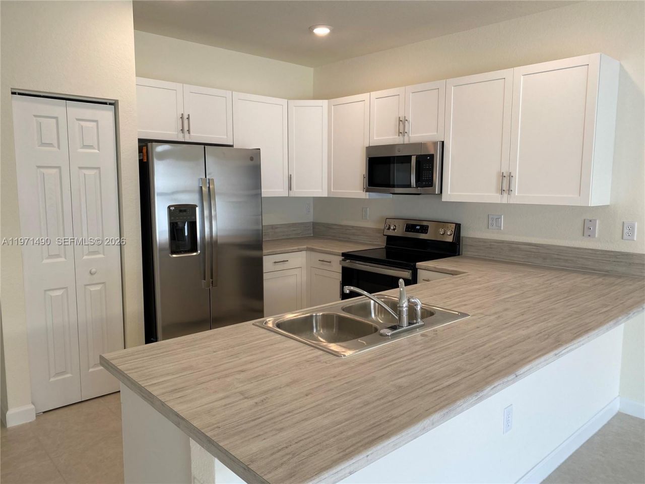 11379 W 34th Way, Hialeah, FL 33018 Photo