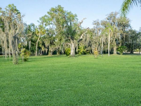 2014 Ft Denaud Rd, La Belle, FL 33935