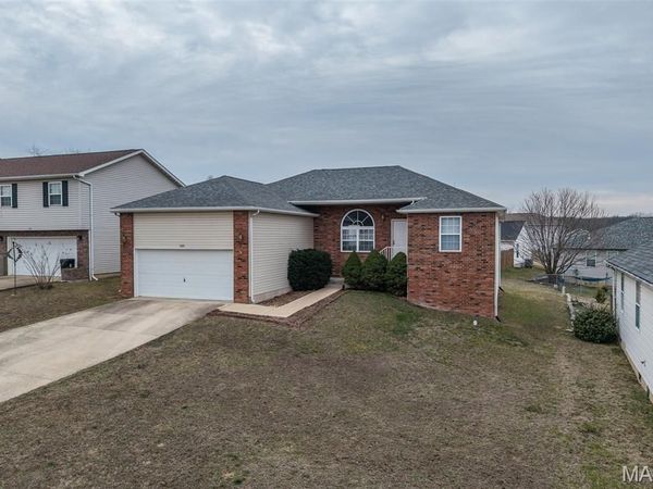 105 Hillcrest Court, St Robert, MO 65584