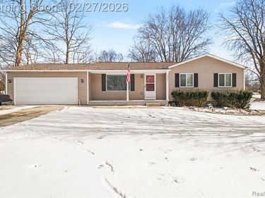 2420 Jones Road, Waterford Twp, MI 48327