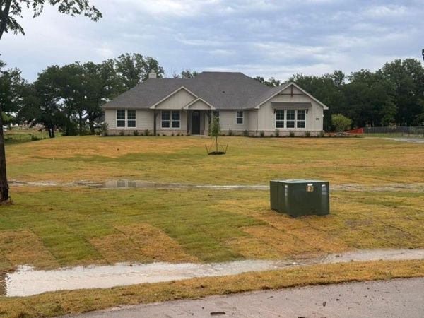 156 Oak Grove Way, Springtown, TX 76082