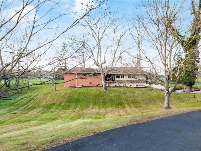2835 West Drive, Zanesville, OH 43701 Photo 4