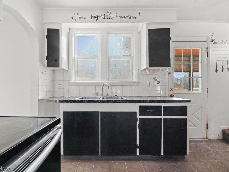 231 Rosenberry Street, Alliance, OH 44601 Photo 5