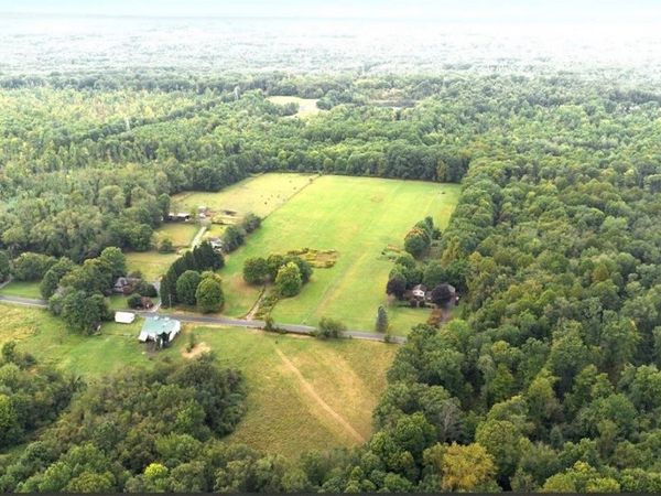 1400 Hubbard Thomas Road, Brookfield, OH 44403