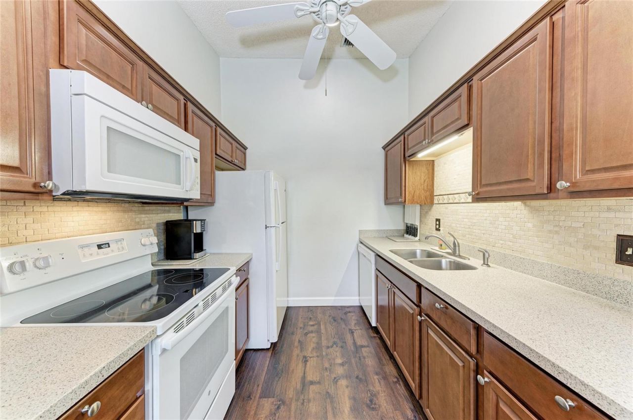 4006 36th Avenue Drive W, Bradenton, FL 34205 Photo