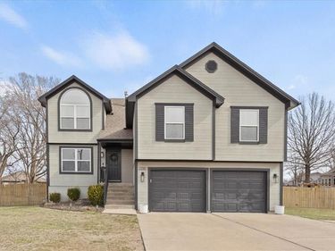 2210 NW R D Mize Road, Blue Springs, MO 64015