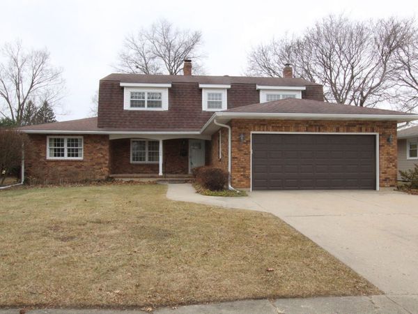 1200 Blakely Street , Woodstock, IL 60098