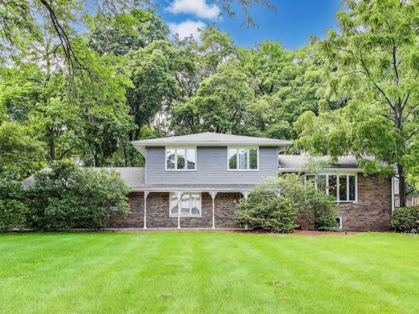 32362 N PINE Avenue , Grayslake, IL 60030