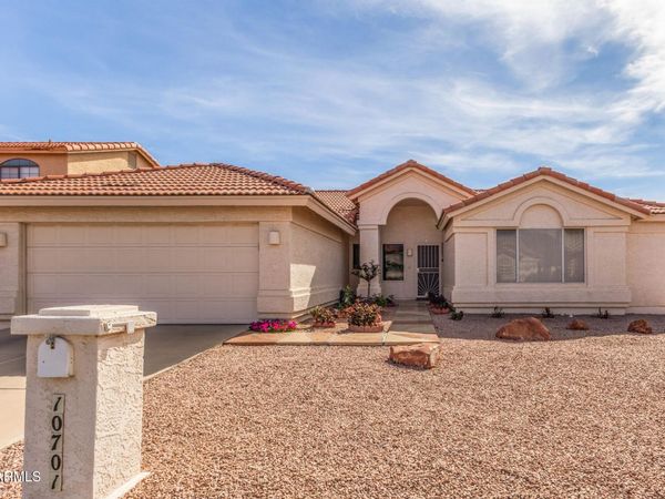 10701 E NACOMA Drive, Sun Lakes, AZ 85248