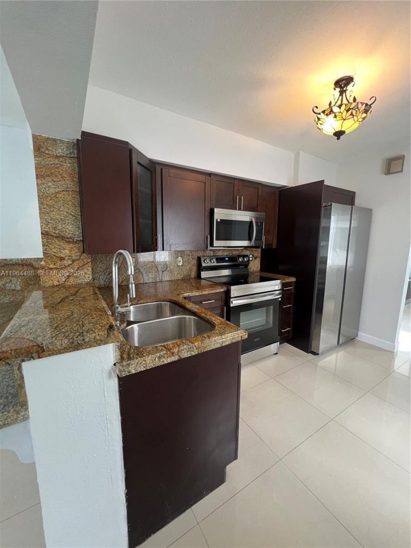 6823 SW 25th St , Miami, FL 33155 Photo