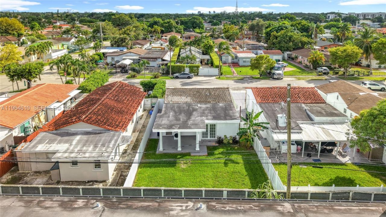 6819 SW 25th St , Miami, FL 33155 Photo